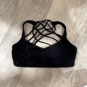 Brand: Lululemon
Size: 6 
Color: black